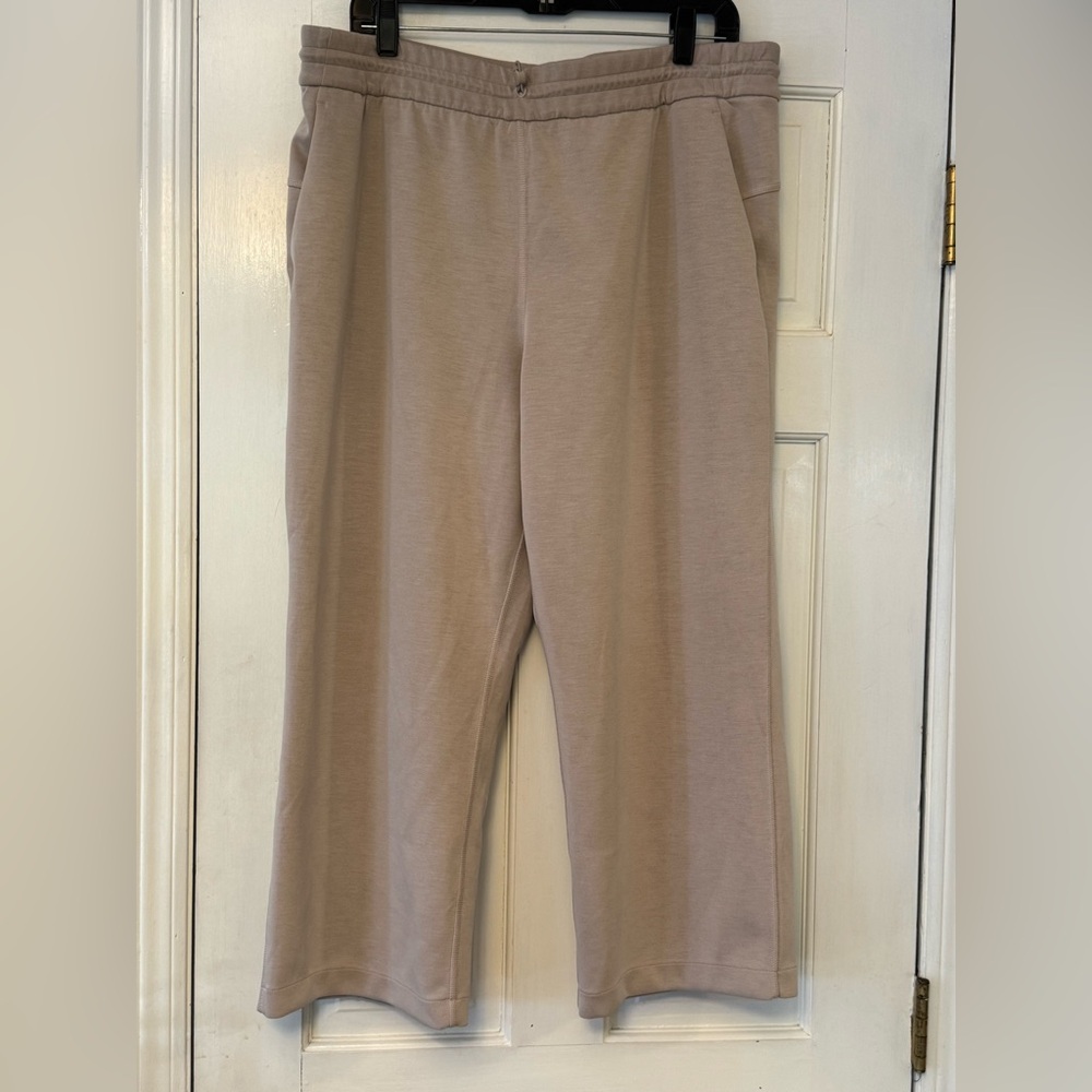 lululemon athletica Cream Cropped Pants